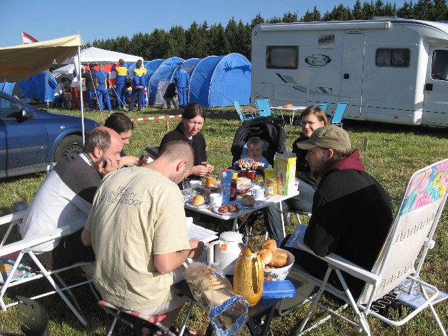 gemeinsames Fr&uuml;hst&uuml;ck vor dem Start