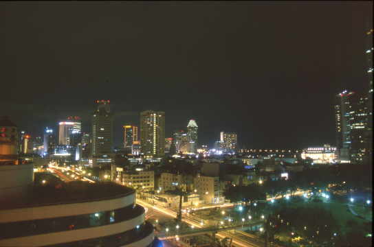 Blick aus Hotelzimmer bei Nacht
