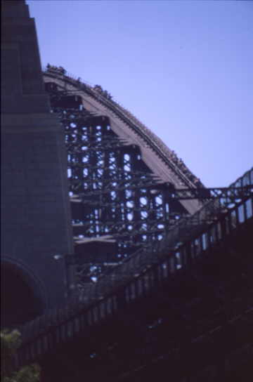 Br�cke mit Bridgeclimbern