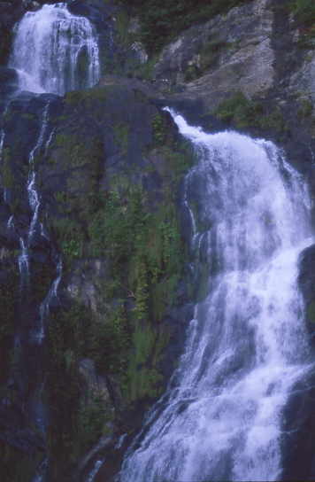 Br�cke vor Wasserfall (rechts)