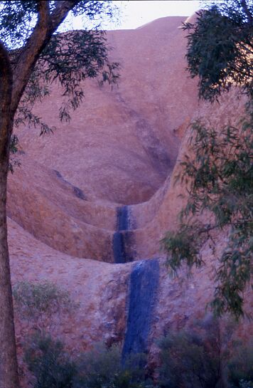 Uluru - Auswaschungen